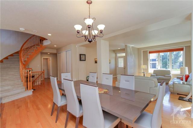 46 Whernside Terrace, House detached with 5 bedrooms, 5 bathrooms and 6 parking in Ottawa ON | Image 3
