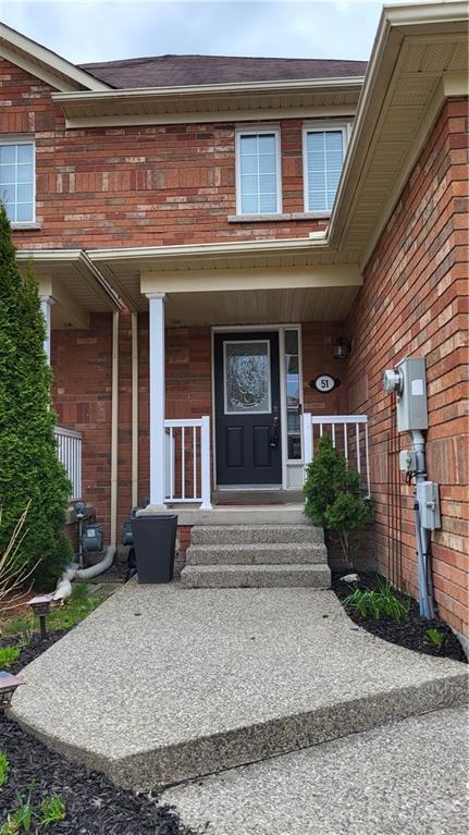 51 Mowat Cres, House semidetached with 2 bedrooms, 1 bathrooms and 1 parking in Halton Hills ON | Image 2