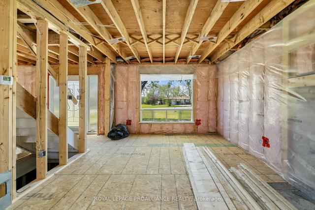 12 Fenwood Cres, House detached with 3 bedrooms, 3 bathrooms and 6 parking in Prince Edward County ON | Image 5