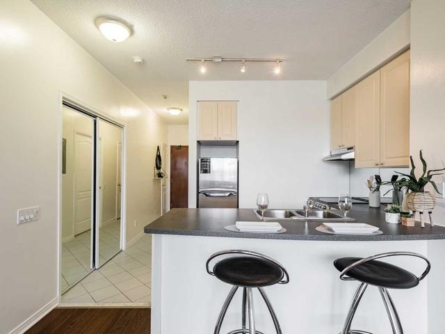 808 - 555 Yonge St, Condo with 0 bedrooms, 1 bathrooms and 0 parking in Toronto ON | Image 4