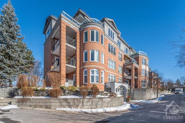203 - 31 Durham Private, Condo with 2 bedrooms, 3 bathrooms and 2 parking in Ottawa ON | Image 1