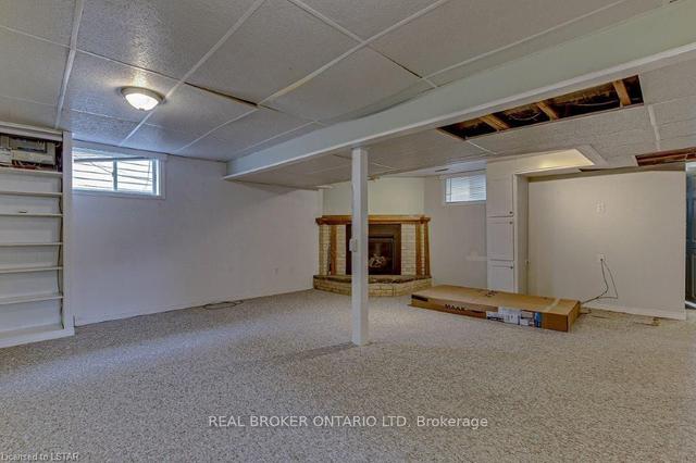 112 Emery St W, House detached with 3 bedrooms, 3 bathrooms and 6 parking in London ON | Image 15