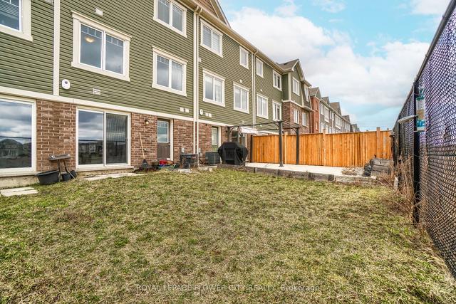 70 Bannister Cres, House attached with 3 bedrooms, 3 bathrooms and 2 parking in Brampton ON | Image 28