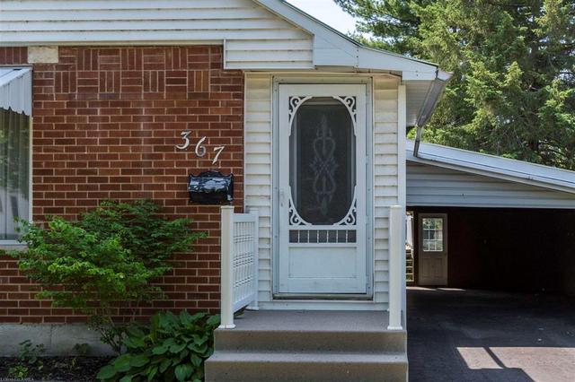 367 Bridge St, House detached with 3 bedrooms, 1 bathrooms and 3 parking in Belleville ON | Image 3