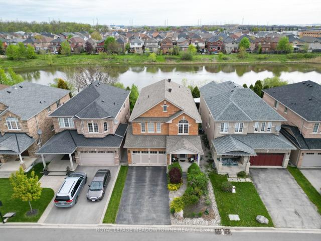 166 Manley Ln, House detached with 4 bedrooms, 4 bathrooms and 4 parking in Milton ON | Image 1