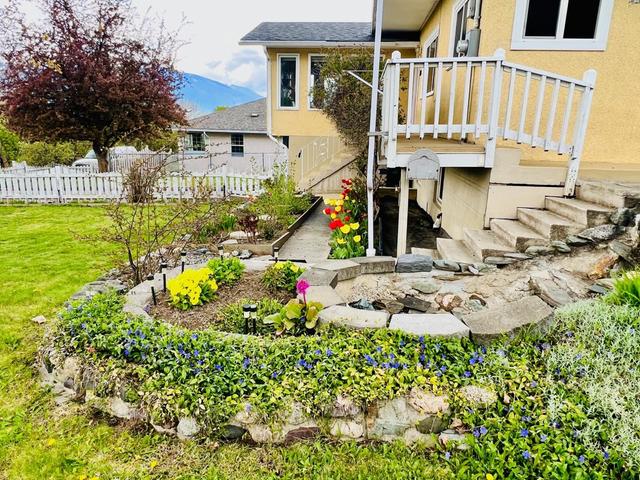 210 21st Avenue S, House detached with 3 bedrooms, 2 bathrooms and 3 parking in Creston BC | Image 9