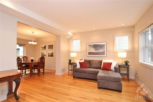 22 Gould St, House detached with 3 bedrooms, 2 bathrooms and 4 parking in Ottawa ON | Image 7