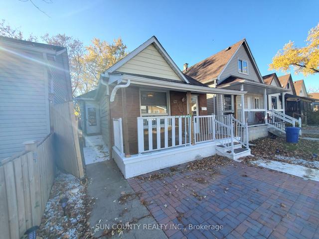 427 Bridge Ave, House detached with 3 bedrooms, 1 bathrooms and 0 parking in Windsor ON | Image 9