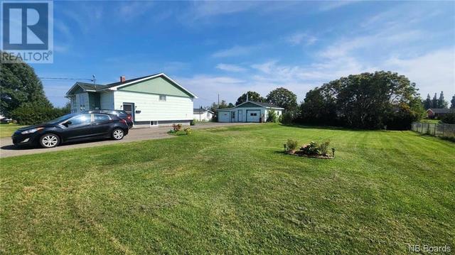 39 Rue L'anglais, House detached with 5 bedrooms, 2 bathrooms and null parking in Petit Rocher NB | Image 2