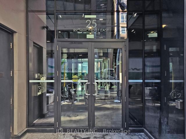 3002 - 25 Richmond St E, Condo with 1 bedrooms, 1 bathrooms and 0 parking in Toronto ON | Image 20