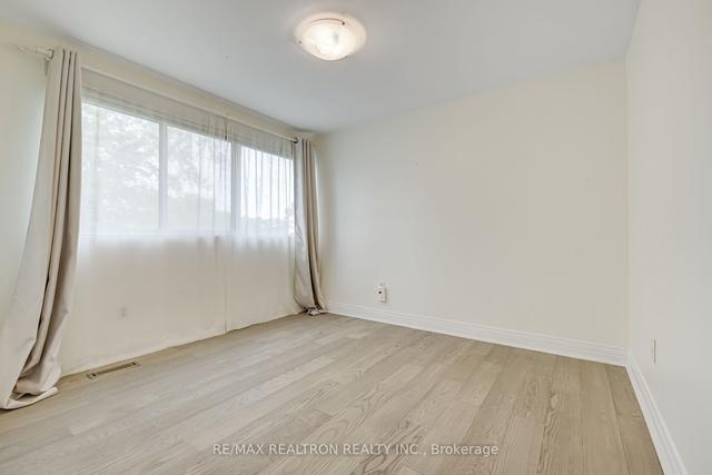 47 Laurie Shepway, Townhouse with 3 bedrooms, 2 bathrooms and 1 parking in Toronto ON | Image 24