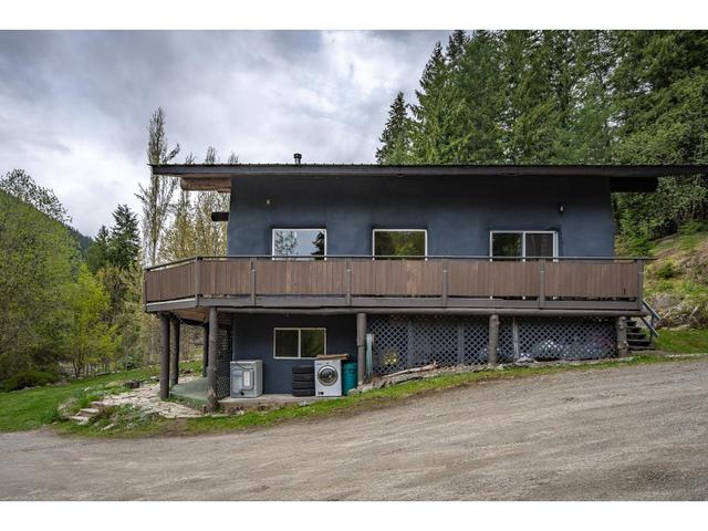 2026 Perrier Rd, House detached with 4 bedrooms, 4 bathrooms and null parking in Nelson BC | Image 54