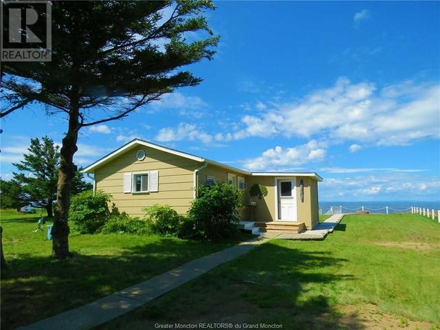 124 Des Falaises St, House detached with 1 bedrooms, 1 bathrooms and null parking in Grande Anse NB | Image 1