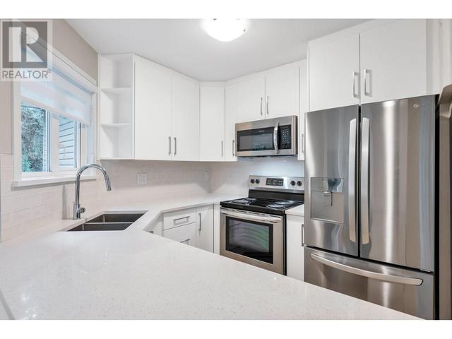 404 - 7139 18th Ave, Condo with 1 bedrooms, 1 bathrooms and 1 parking in Burnaby BC | Image 2