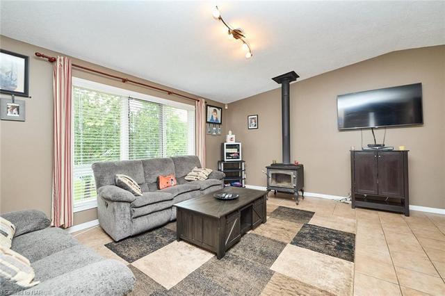 129 Burleigh Road N, House detached with 4 bedrooms, 2 bathrooms and 5 parking in Fort Erie ON | Image 40
