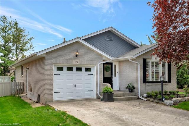 15 Childerhose Cres, House detached with 2 bedrooms, 2 bathrooms and 4 parking in Brantford ON | Image 1