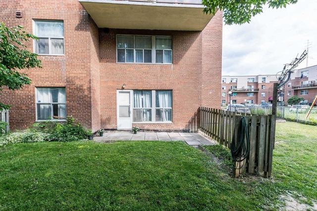 126 - 1055b Forestwood Dr, Townhouse with 3 bedrooms, 2 bathrooms and 1 parking in Mississauga ON | Image 16