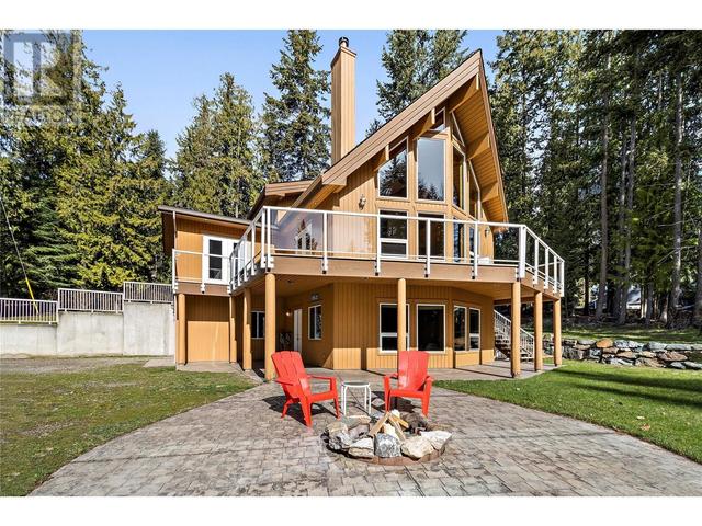 7889 Gardiner Road, House detached with 4 bedrooms, 3 bathrooms and 6 parking in Columbia Shuswap F BC | Image 2
