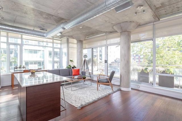 302 - 66 Portland St, Condo with 2 bedrooms, 2 bathrooms and 1 parking in Toronto ON | Image 5