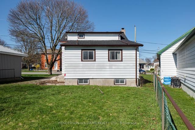 31 Frank St, House detached with 3 bedrooms, 1 bathrooms and 3 parking in Belleville ON | Image 31