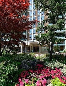 1004 - 44 Longbourne Dr, Condo with 3 bedrooms, 2 bathrooms and 2 parking in Toronto ON | Image 4
