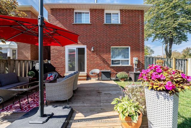 31 Ponymeadow Terr, House detached with 3 bedrooms, 4 bathrooms and 4 parking in Toronto ON | Image 31