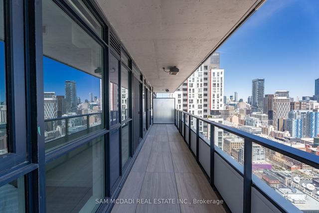 4002 - 38 Widmer St, Condo with 2 bedrooms, 2 bathrooms and 0 parking in Toronto ON | Image 5