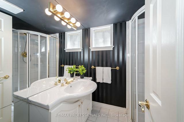 125 Strath Ave, House detached with 2 bedrooms, 2 bathrooms and 4 parking in Toronto ON | Image 10