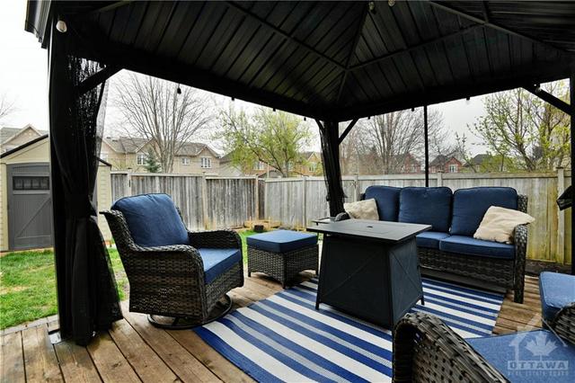 121 Tandalee Cres, Townhouse with 3 bedrooms, 3 bathrooms and 6 parking in Ottawa ON | Image 26