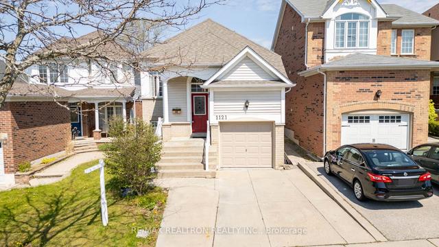 1121 Timberland Cres, House detached with 2 bedrooms, 2 bathrooms and 3 parking in Oshawa ON | Image 1
