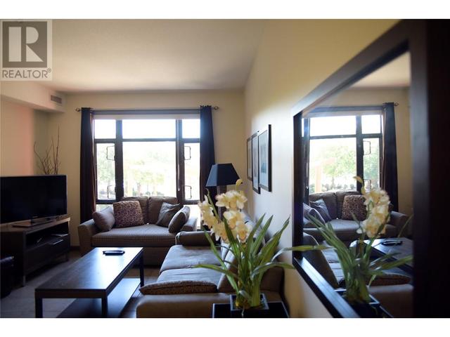 427 - 654 Cook Rd, Condo with 2 bedrooms, 2 bathrooms and 1 parking in Kelowna BC | Image 2