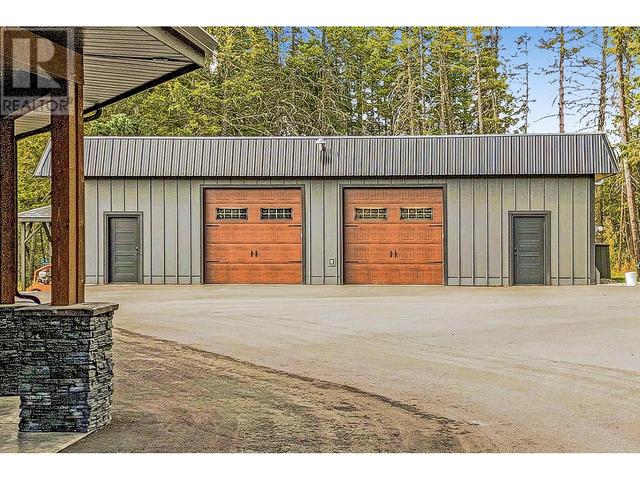 1675 Hilltop Rd, House detached with 5 bedrooms, 5 bathrooms and null parking in Cariboo D BC | Image 36