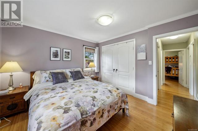 1087 Burnside Rd W, House detached with 2 bedrooms, 1 bathrooms and 4 parking in Saanich BC | Image 18