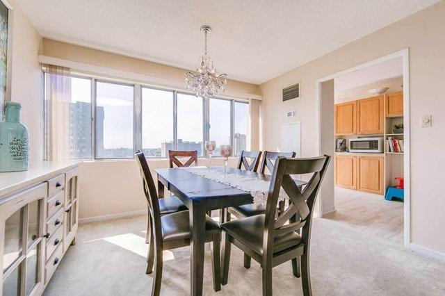 911 - 50 Elm St E, Condo with 3 bedrooms, 2 bathrooms and 2 parking in Mississauga ON | Image 5