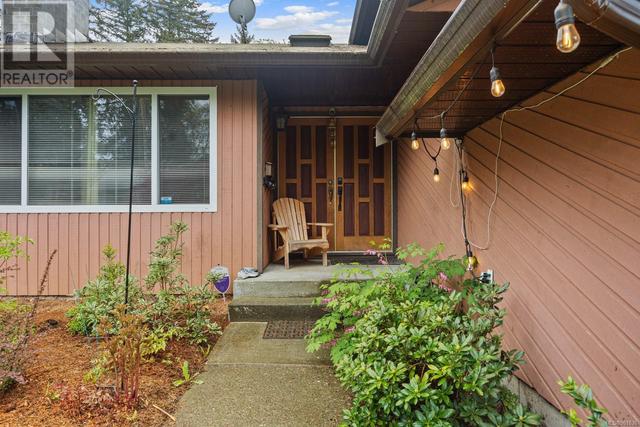 2325 Strathcona Cres, House detached with 4 bedrooms, 3 bathrooms and 3 parking in Comox BC | Image 28
