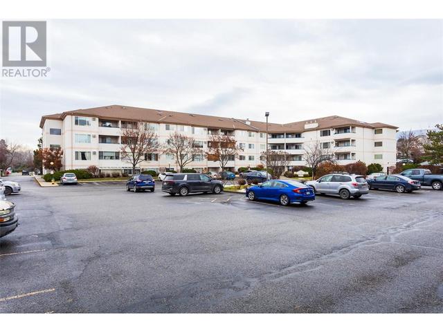 415 - 669 Houghton Rd, Condo with 2 bedrooms, 1 bathrooms and 1 parking in Kelowna BC | Image 1