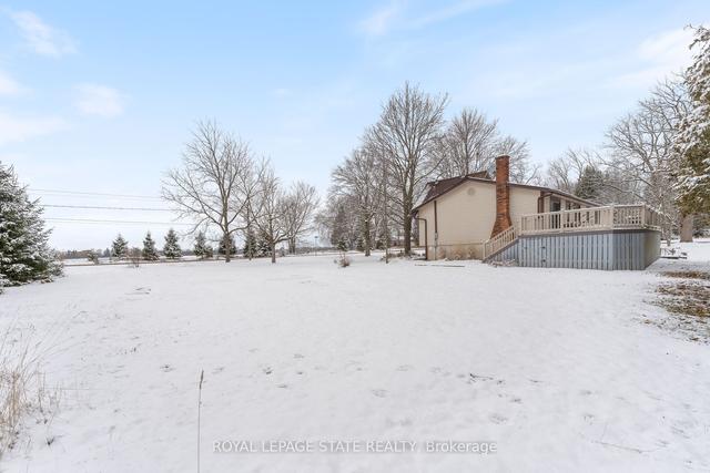 560 Westover Rd, House detached with 3 bedrooms, 2 bathrooms and 9 parking in Hamilton ON | Image 33