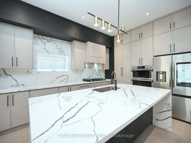 23A Maple Ave N, House semidetached with 4 bedrooms, 5 bathrooms and 4 parking in Mississauga ON | Image 37