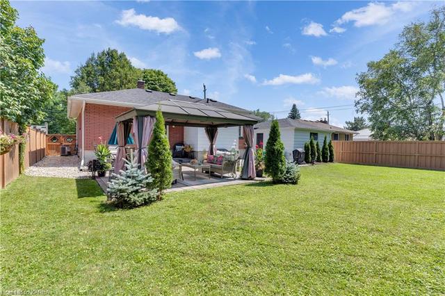 367 Mcewen Dr, House detached with 2 bedrooms, 2 bathrooms and 5 parking in Kingston ON | Image 33