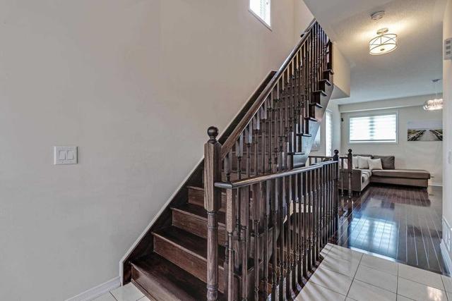 58 Soccavo Cres, Townhouse with 3 bedrooms, 3 bathrooms and 2 parking in Brampton ON | Image 10