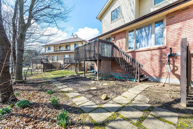 6 - 236 Kingswood Dr, Townhouse with 3 bedrooms, 3 bathrooms and 2 parking in Kitchener ON | Image 30