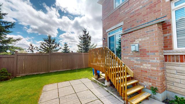 88 Lorenzo Cir, House attached with 4 bedrooms, 3 bathrooms and 3 parking in Brampton ON | Image 27