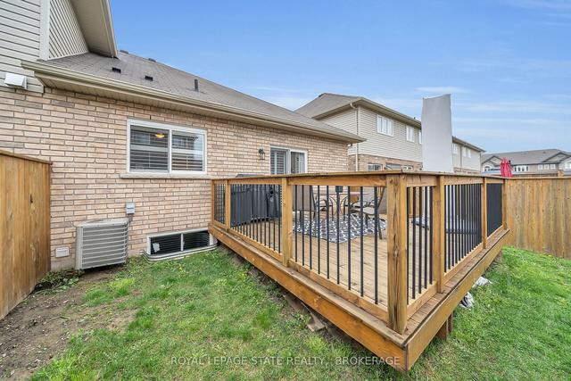326 Keystone Cres, House attached with 2 bedrooms, 2 bathrooms and 2 parking in Hamilton ON | Image 31