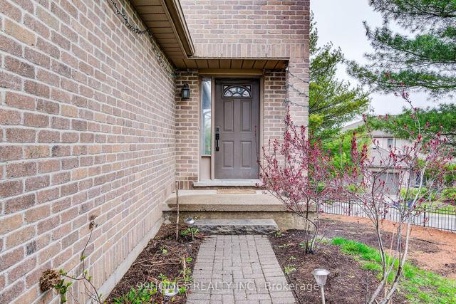 232 Blackhorne Dr, Townhouse with 2 bedrooms, 3 bathrooms and 1 parking in Kitchener ON | Image 34