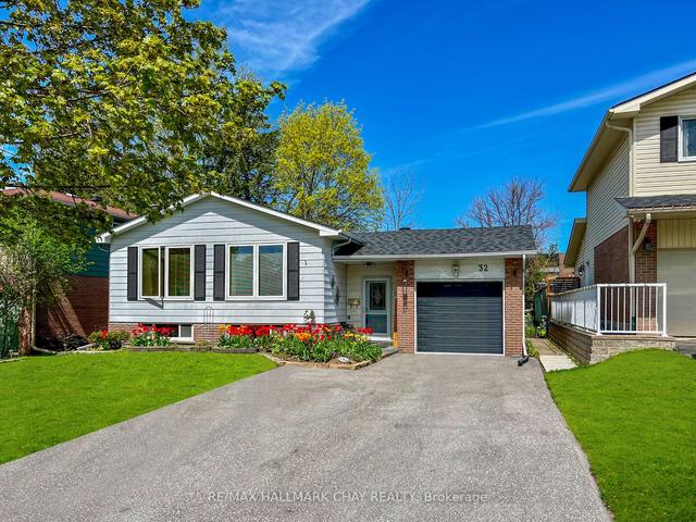 32 Cynthia Ct, House detached with 3 bedrooms, 2 bathrooms and 3 parking in Barrie ON | Image 1