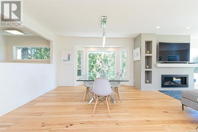 8518 Tribune Terr, House detached with 5 bedrooms, 3 bathrooms and 4 parking in North Saanich BC | Image 13
