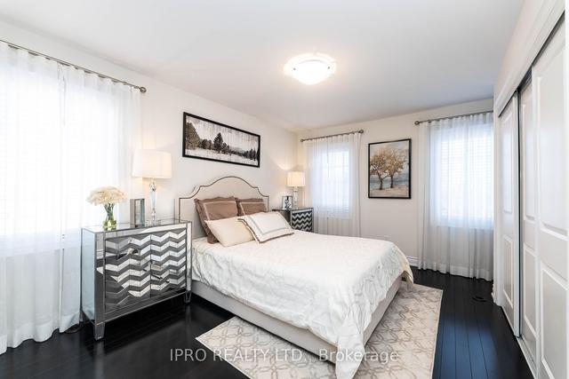 2166 Bayview Ave, Townhouse with 3 bedrooms, 3 bathrooms and 2 parking in Toronto ON | Image 17