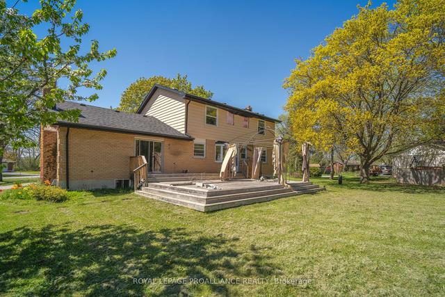 12 Fenwood Cres, House detached with 3 bedrooms, 3 bathrooms and 6 parking in Prince Edward County ON | Image 13