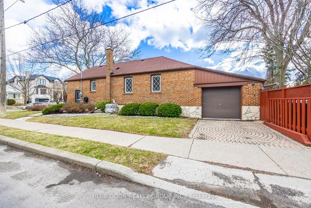 54 Glenshaw Cres, House detached with 3 bedrooms, 2 bathrooms and 2 parking in Toronto ON | Image 12