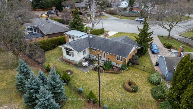 4111 Mcintosh Pl, House detached with 4 bedrooms, 2 bathrooms and 4 parking in Burlington ON | Image 33